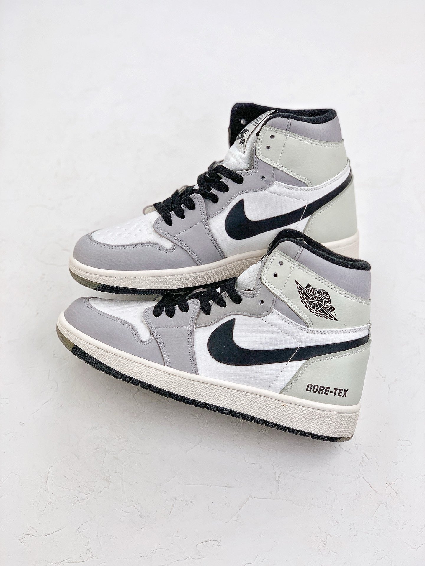 Jordan 1 x nike sb light bone online