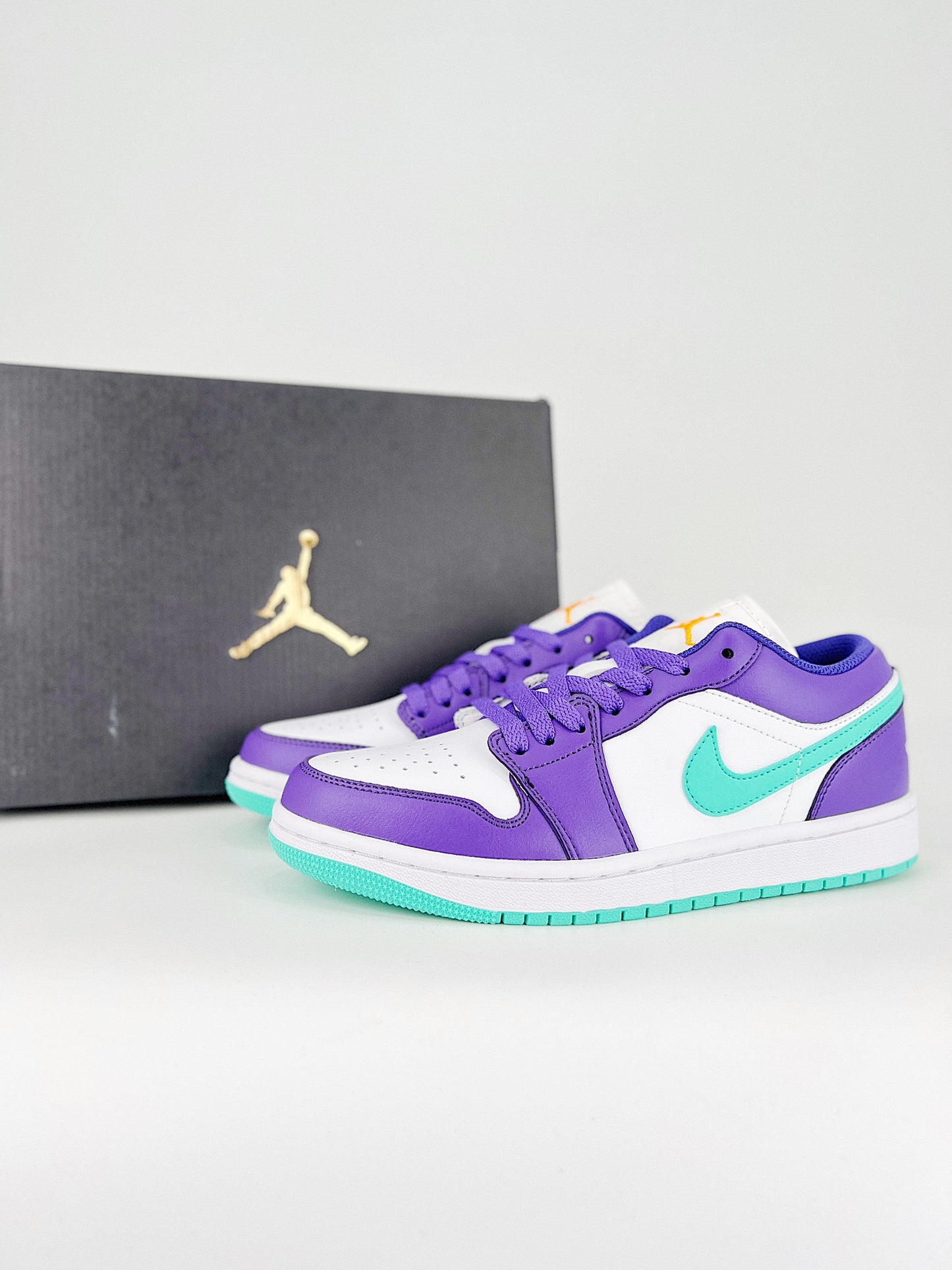 Jordan 1 Low SE Psychic Purple Hyper Jade