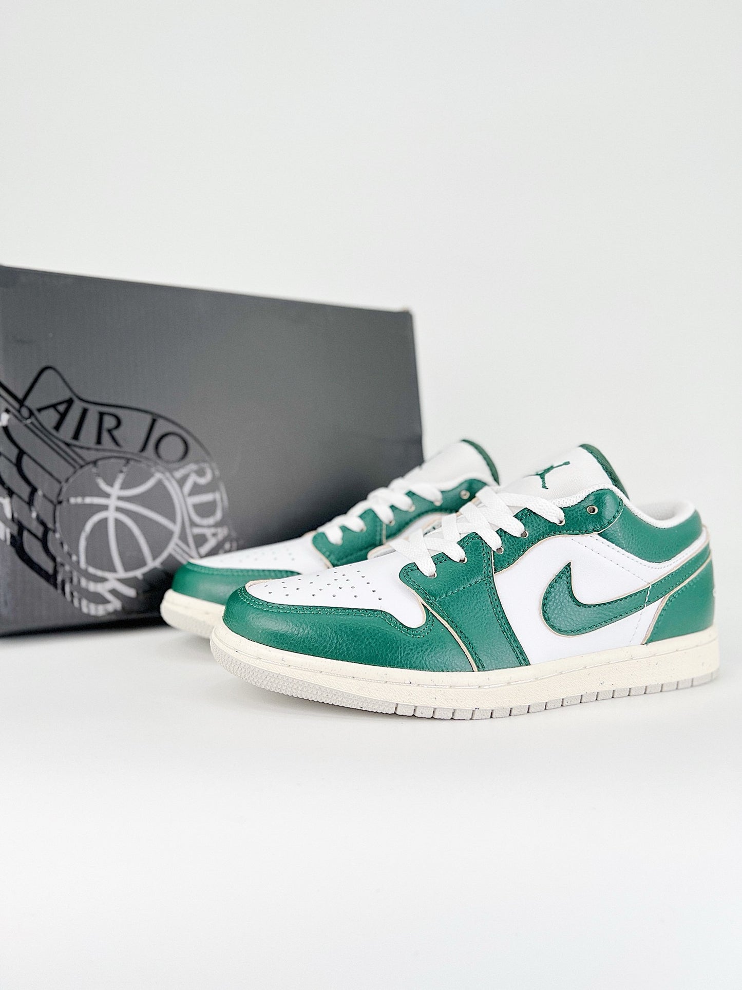 Jordan 1 Low Oxidized Green