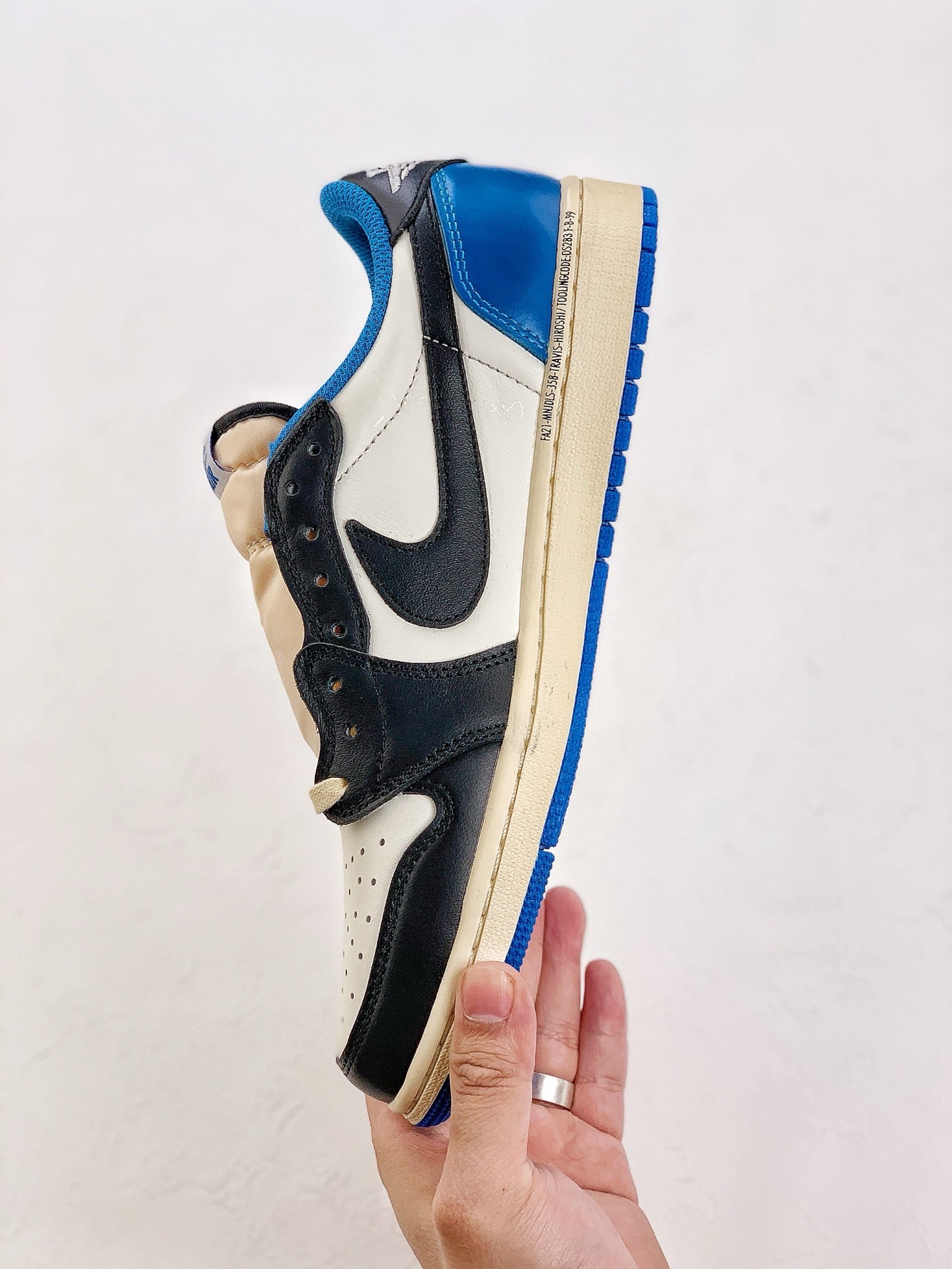 Travis Scott x Air Jordan 1 Low Fragment