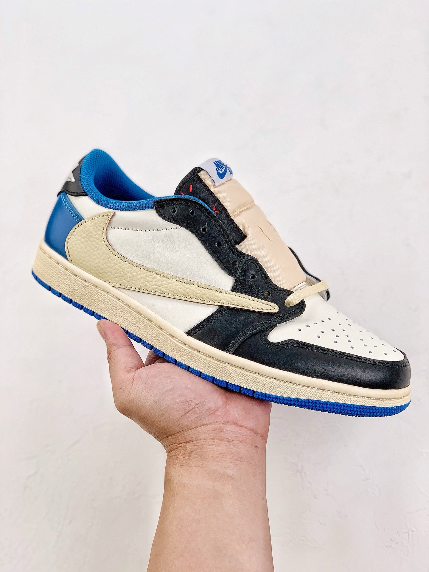 Travis Scott x Air Jordan 1 Low Fragment