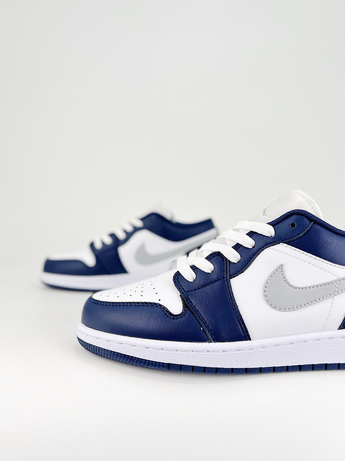 Air Jordan 1 Low Midnight Navy