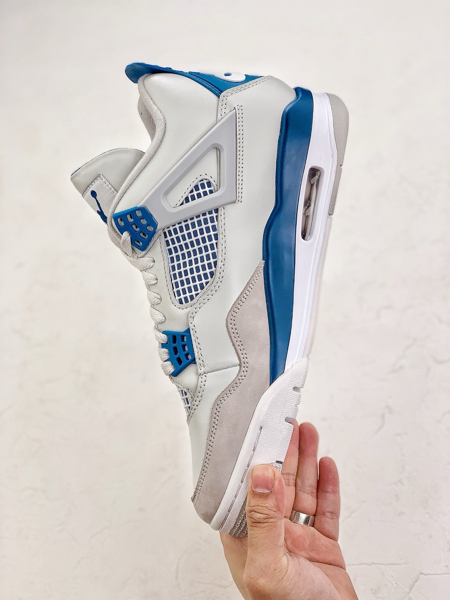 Air Jordan 4 Retro Military Blue