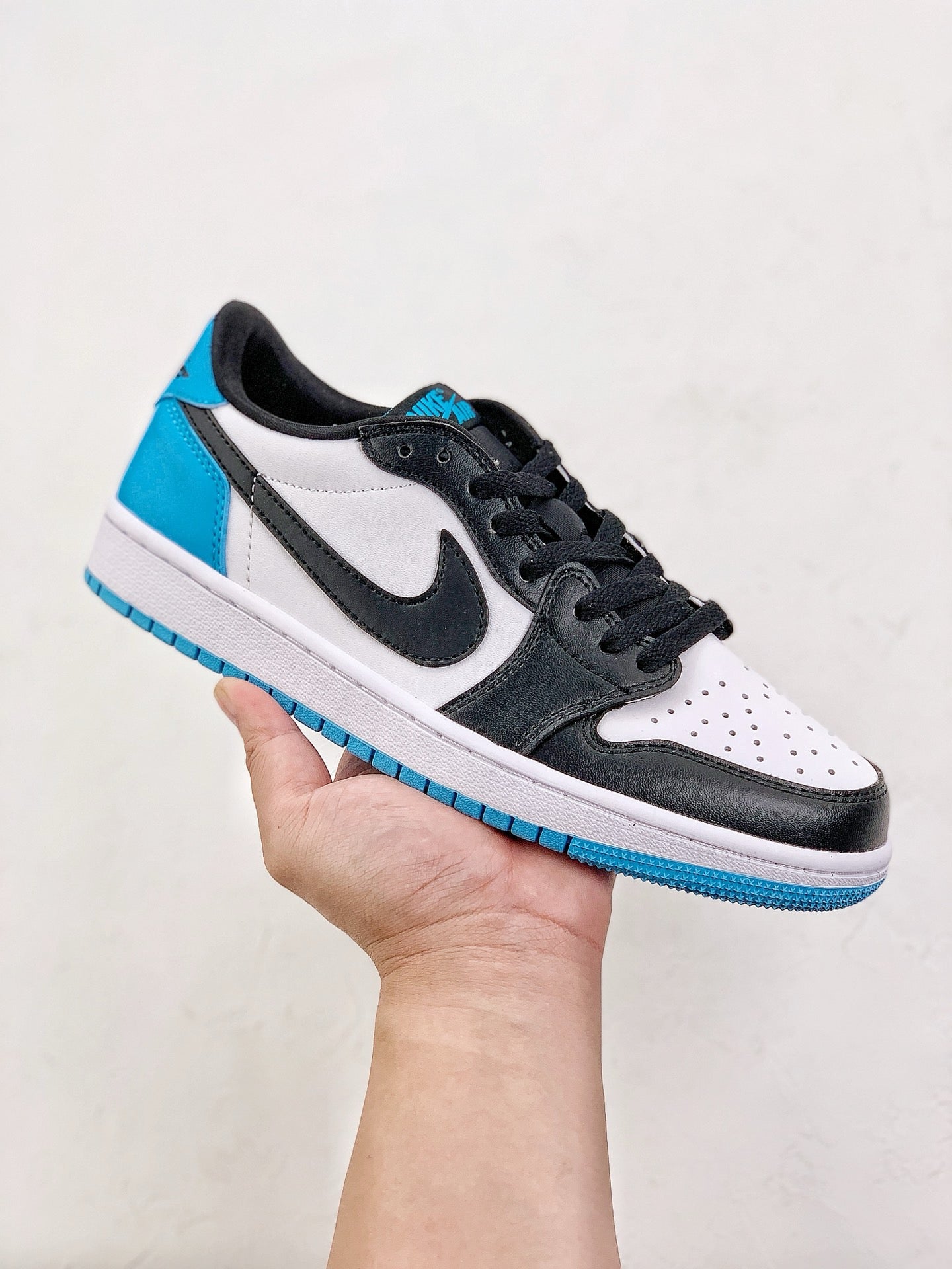 Jordan 1 Retro Low OG Powder Blue