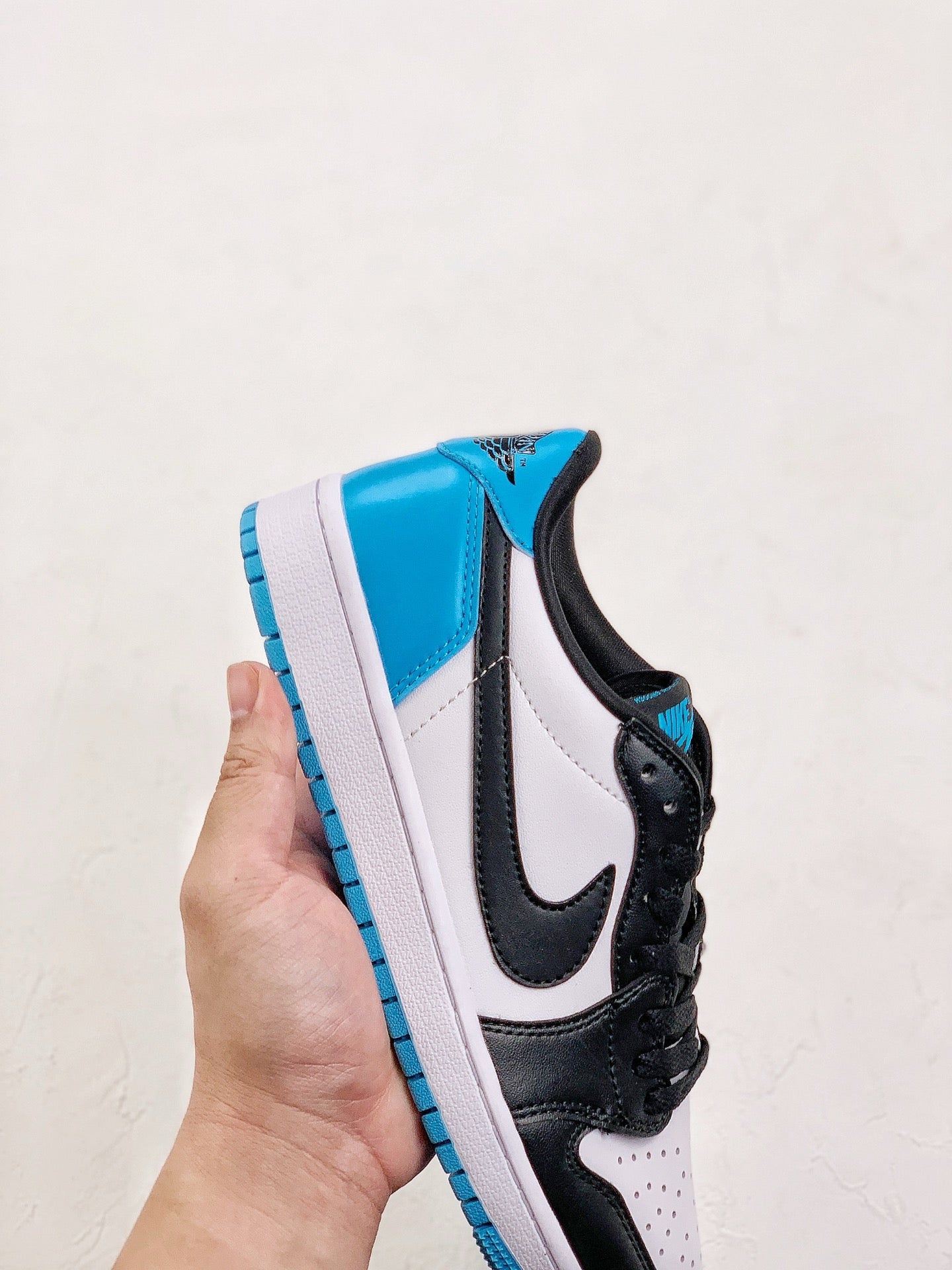 Jordan 1 Retro Low OG Powder Blue