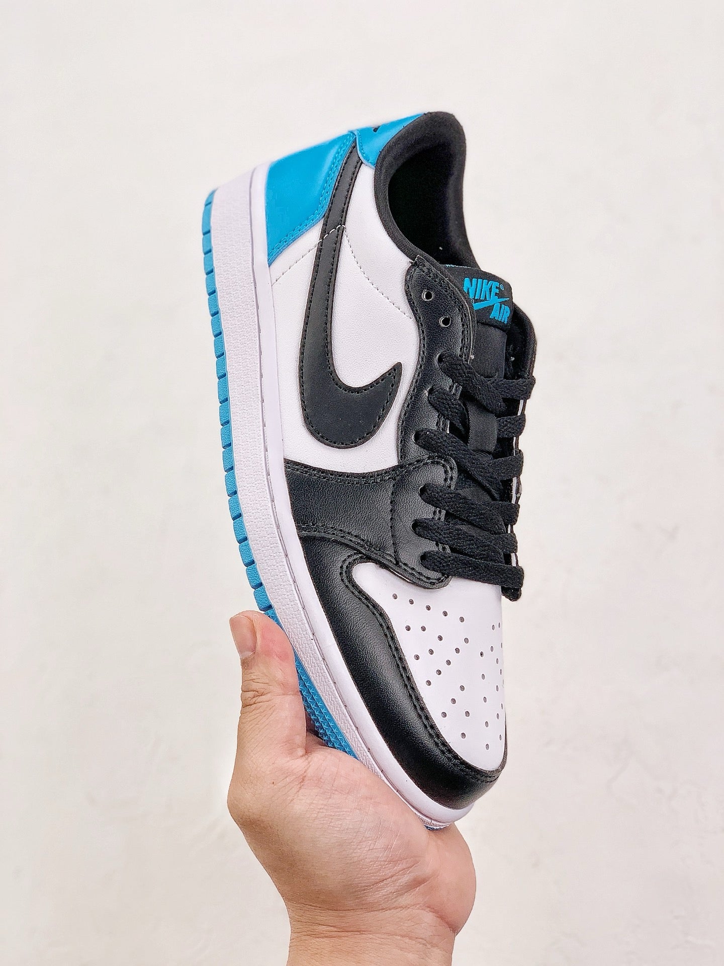 Jordan 1 Retro Low OG Powder Blue