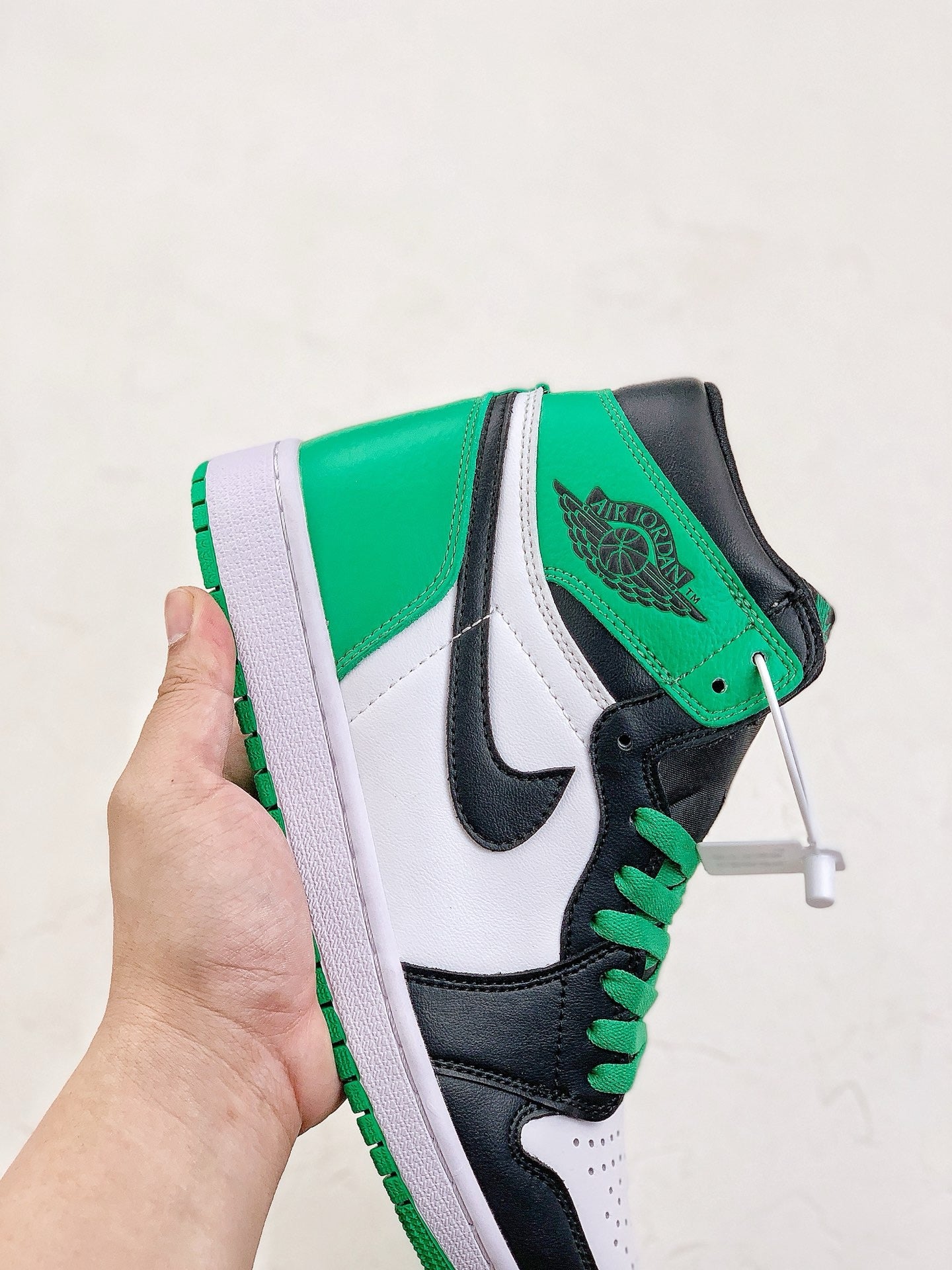 Jordan 1 Retro High OG Lucky Green