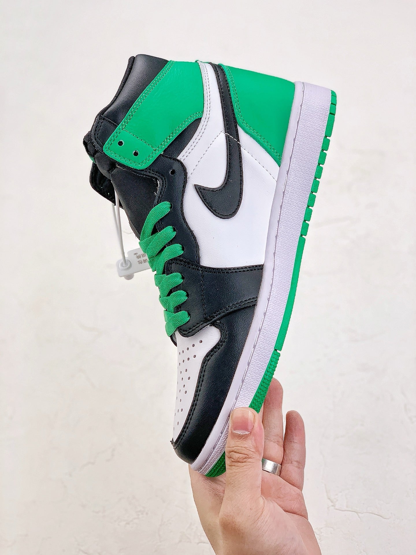 Jordan 1 Retro High OG Lucky Green