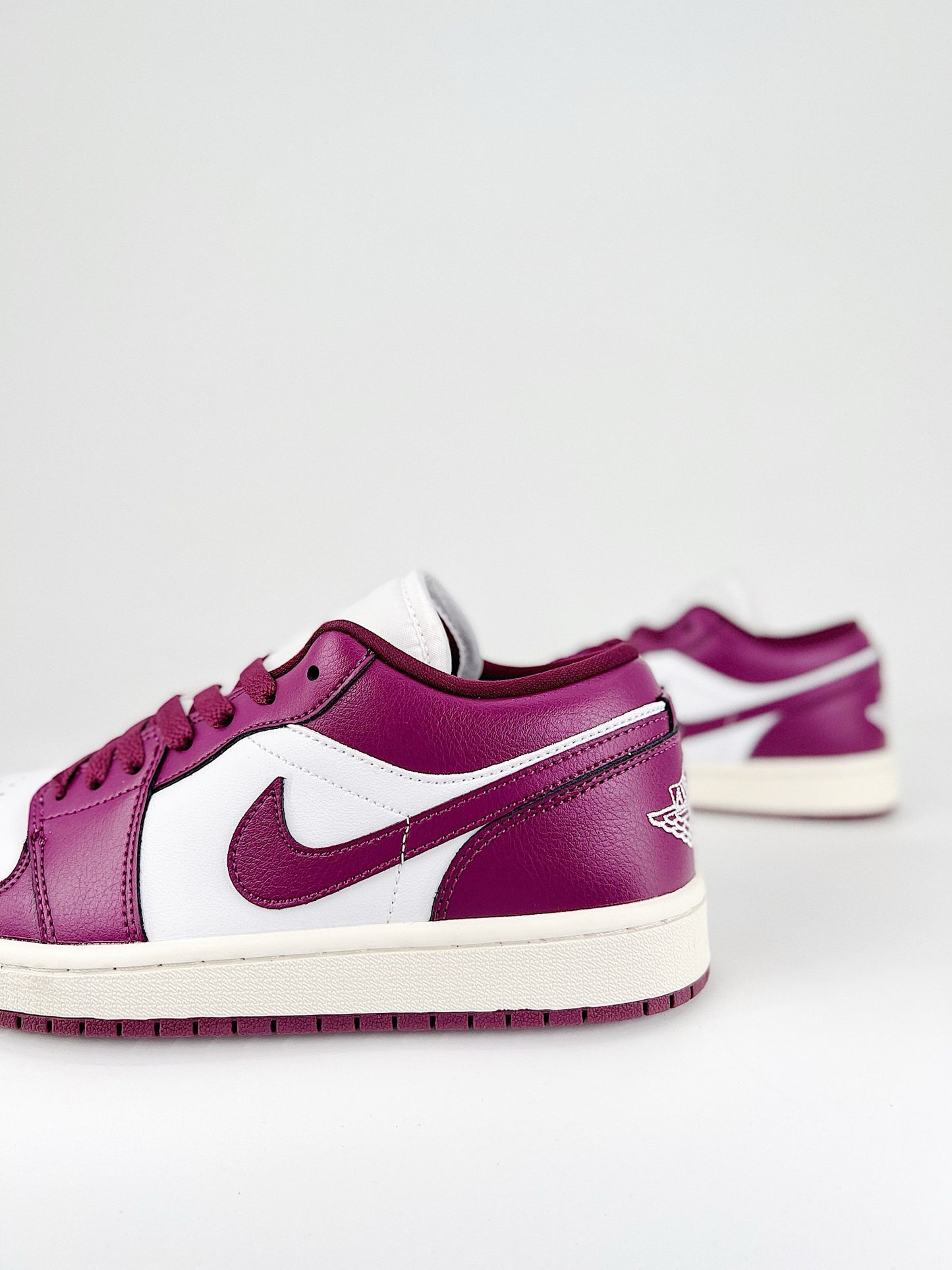 Air Jordan 1 Low Fireberry