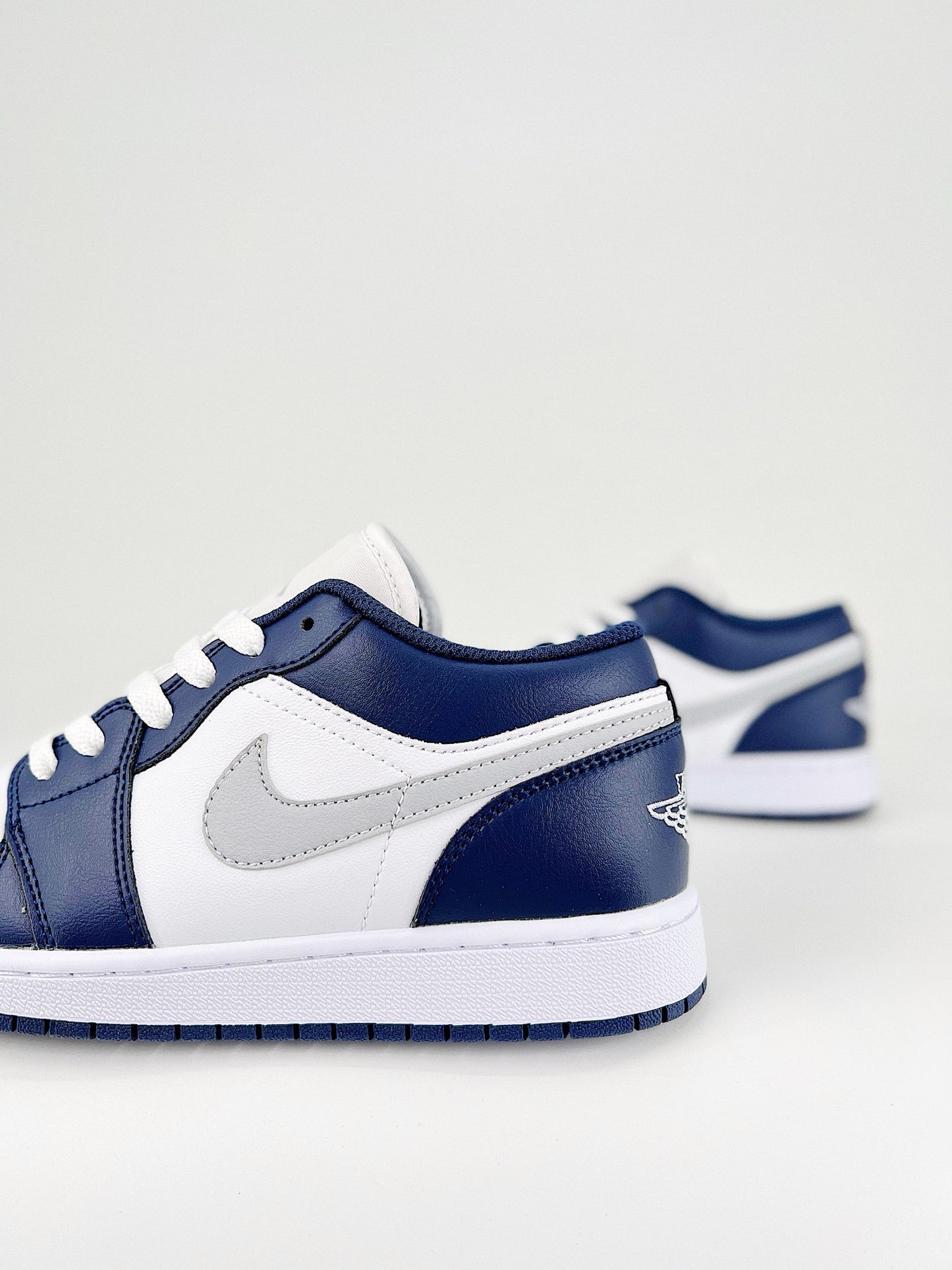 Air Jordan 1 Low Midnight Navy