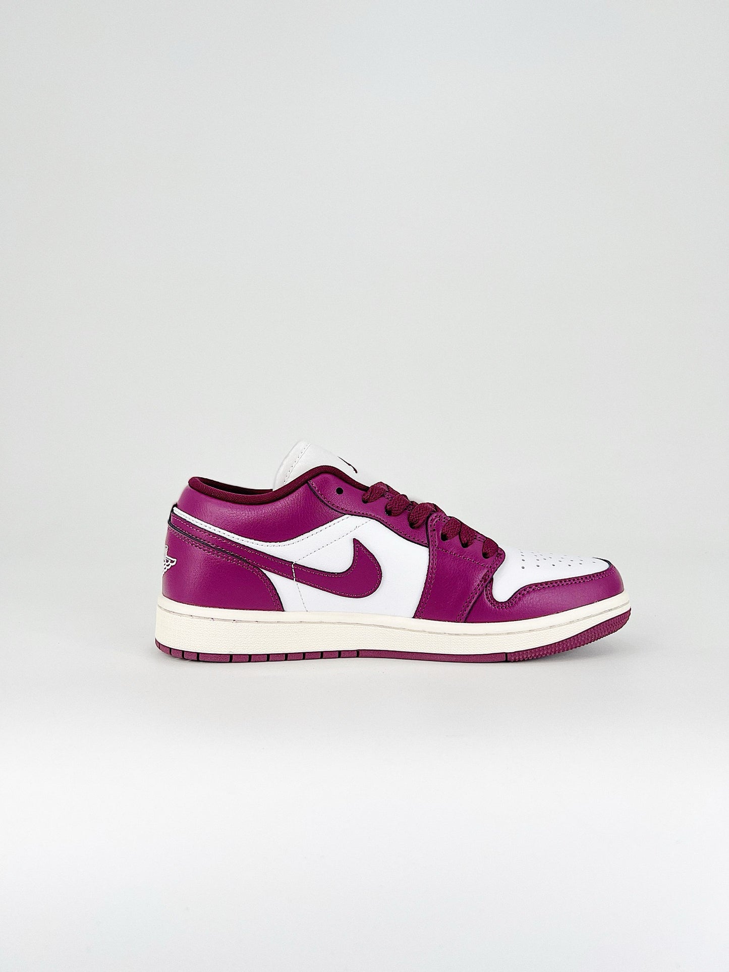 Air Jordan 1 Low Fireberry