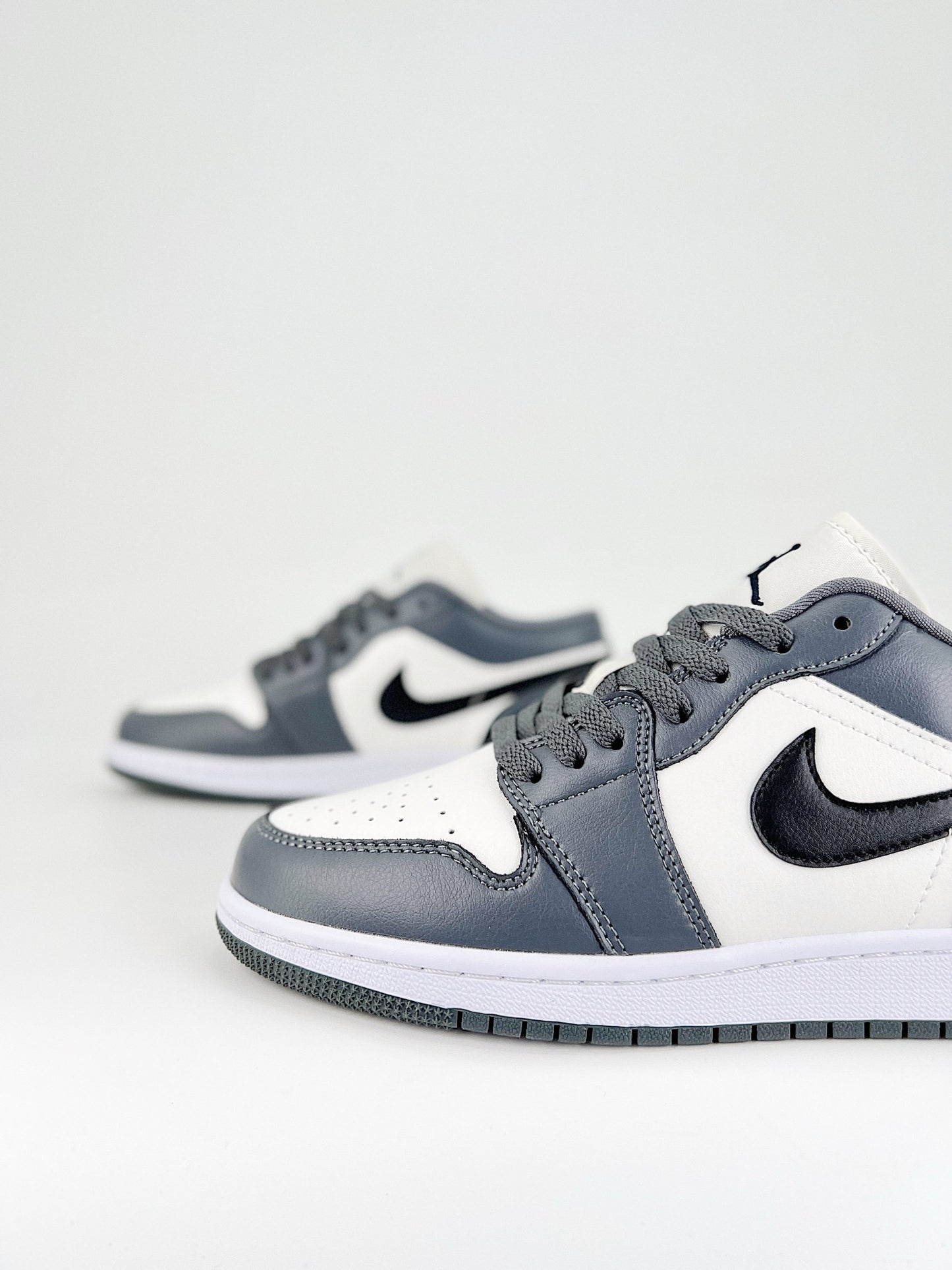 Air Jordan 1 Low Dark Gray