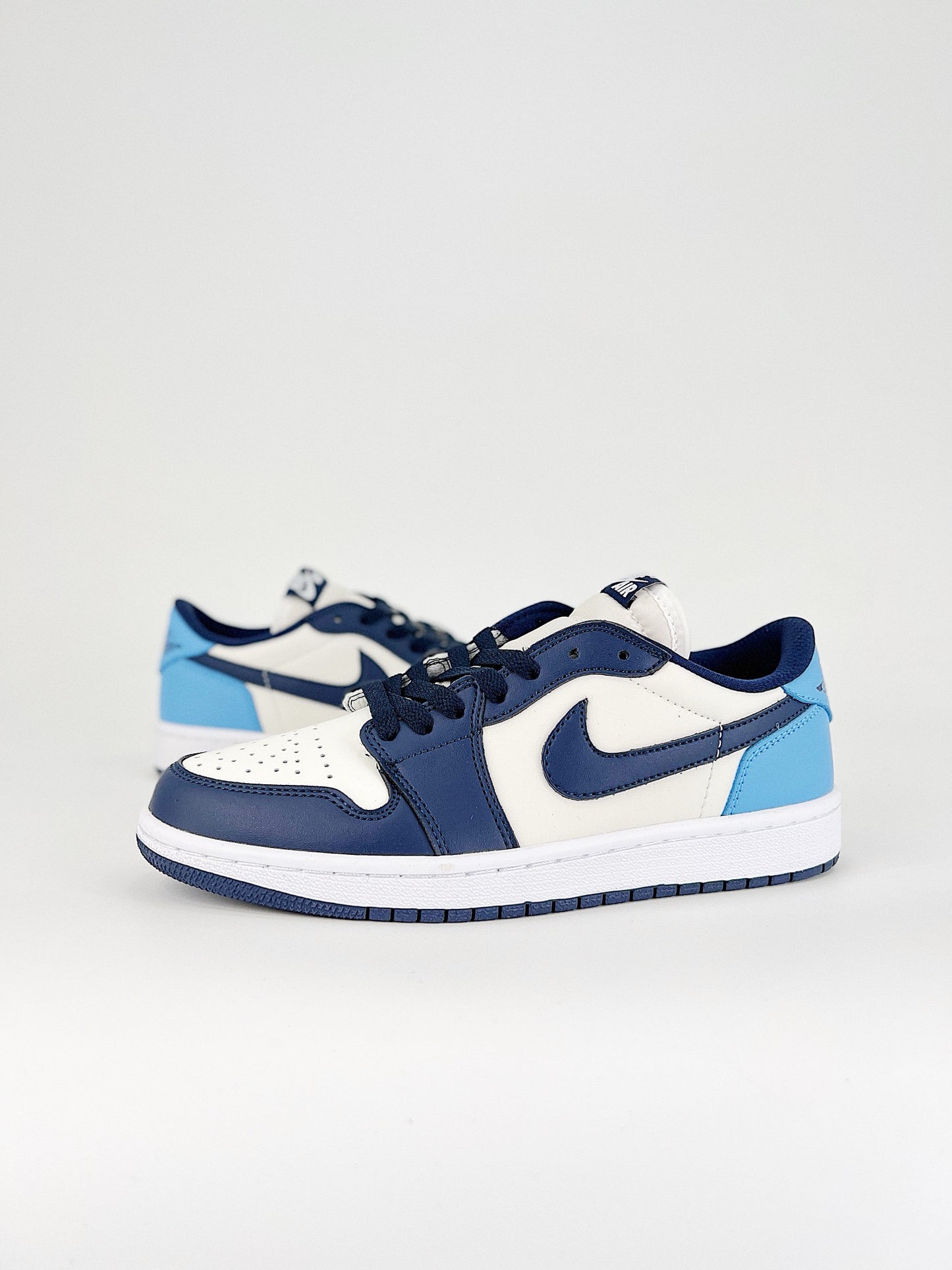 Air Jordan 1 Low OG Obsidian