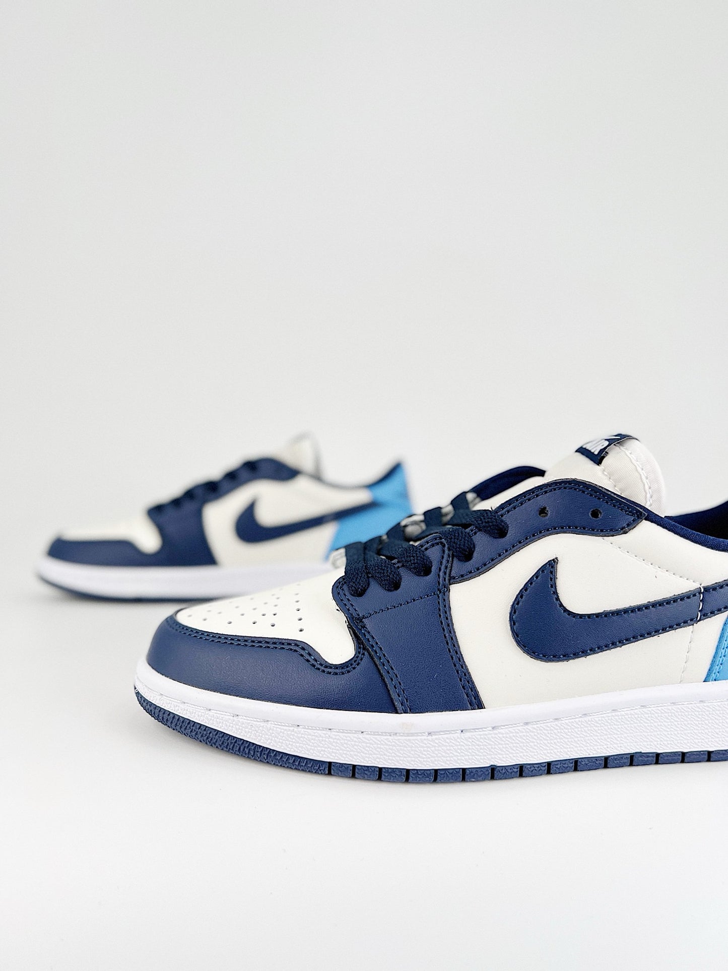 Air Jordan 1 Low OG Obsidian