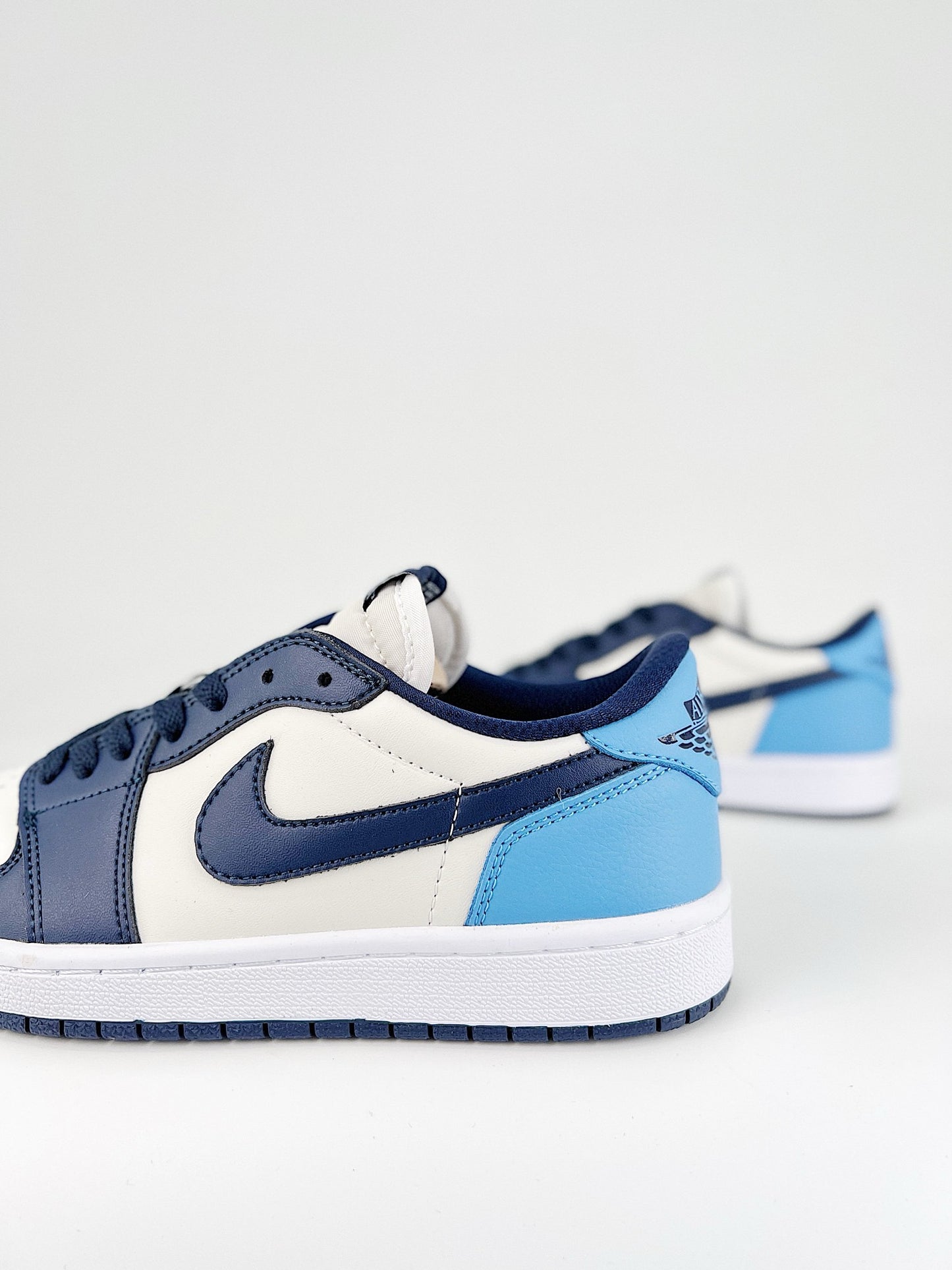 Air Jordan 1 Low OG Obsidian