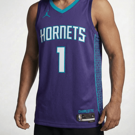 גופיית משחק שרלוט הורנטס סגולה - TheFutbolistaCloset