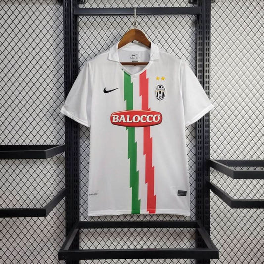 Juventus 10/11 Away Shirt - TheFutbolistaCloset