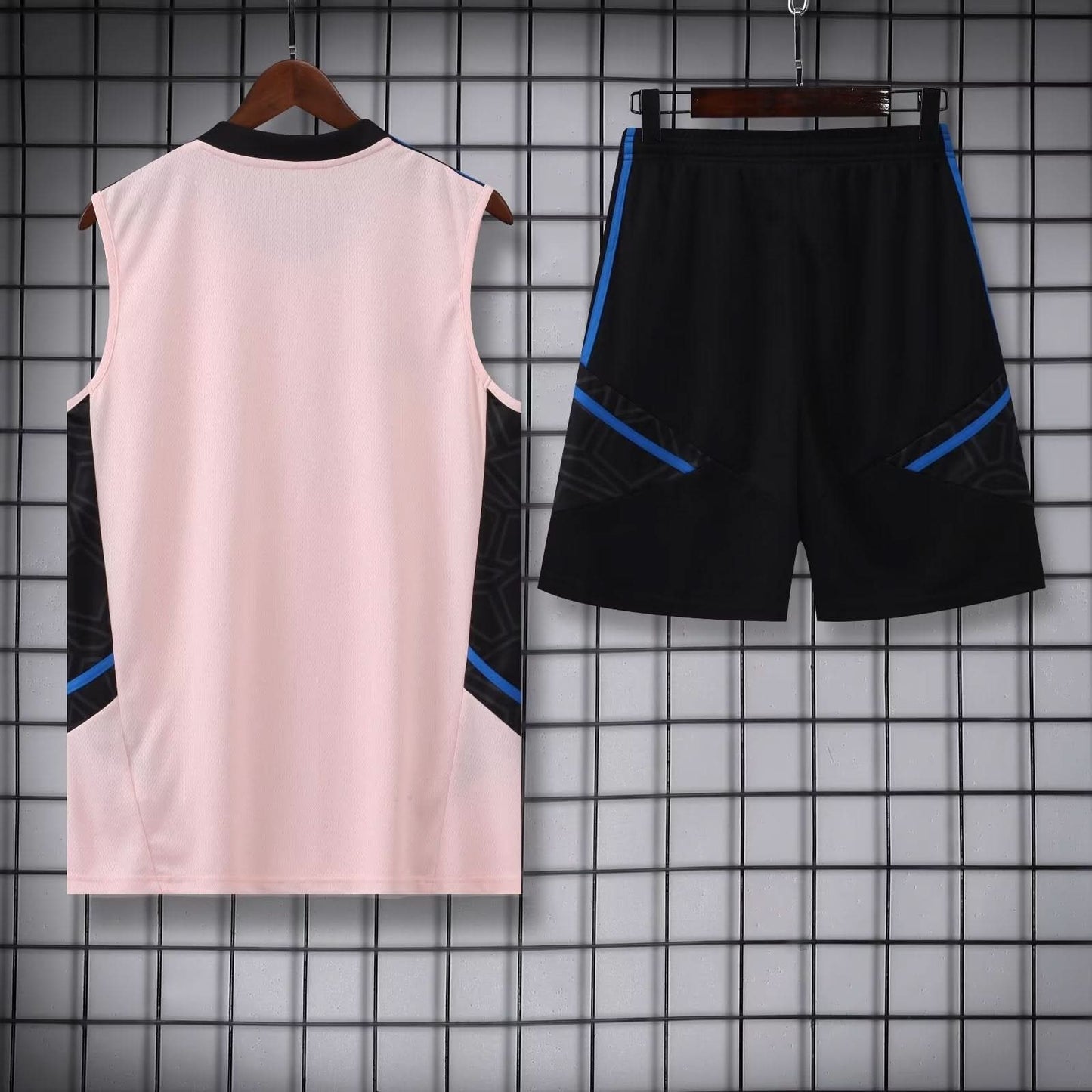 Manchester United 22/23 Pink Training Shirt - TheFutbolistaCloset