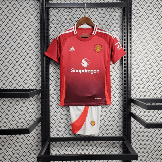 Manchester United 24/25 Home Kids Set - TheFutbolistaCloset