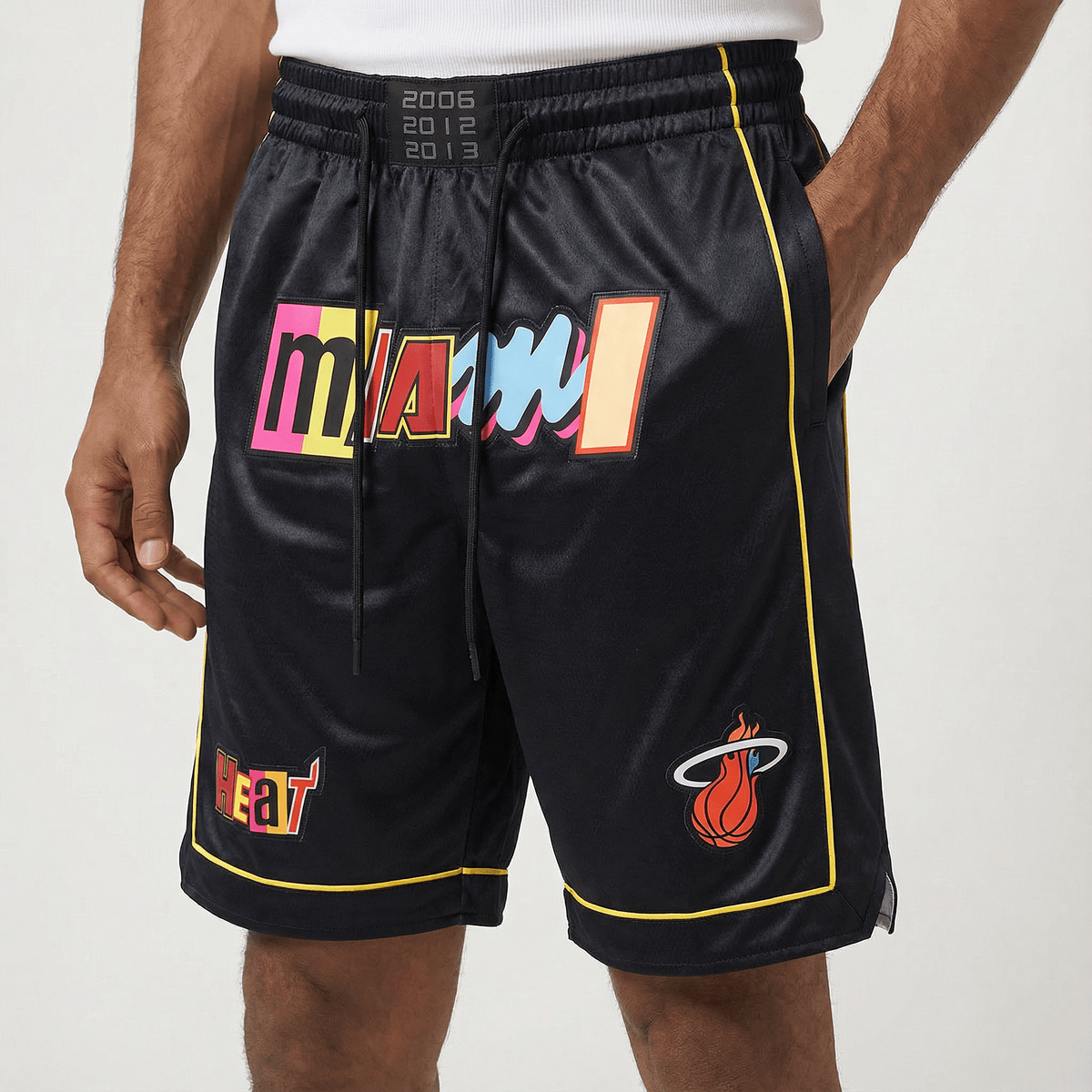 מכנסיי ג׳אסט דון מיאמי היט בצבע שחור - TheFutbolistaCloset