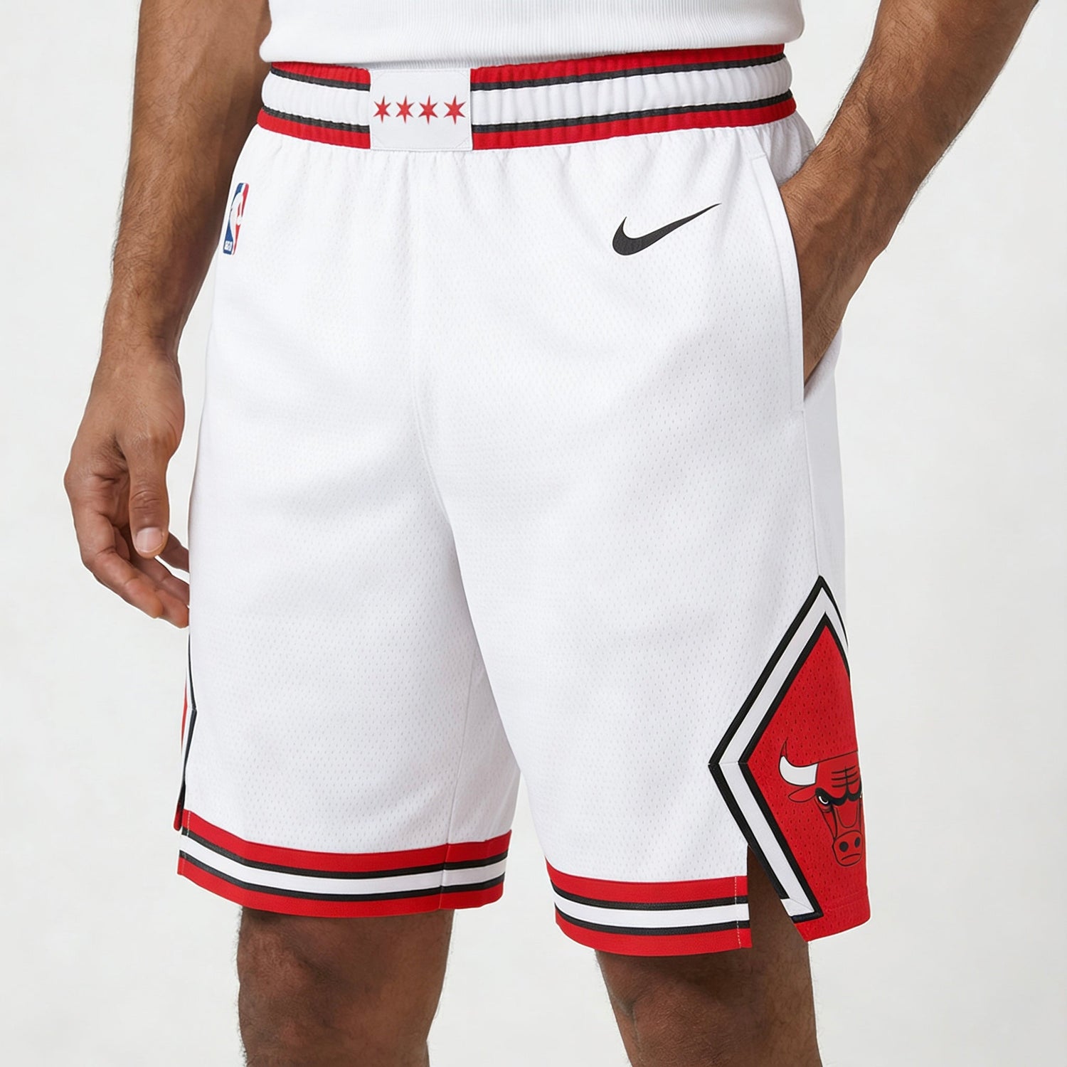 מכנסיי משחק שיקגו בולס בצבע לבן - TheFutbolistaCloset