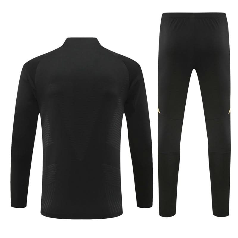 Real Madrid 24/25 Black & Gold Training Set - TheFutbolistaCloset