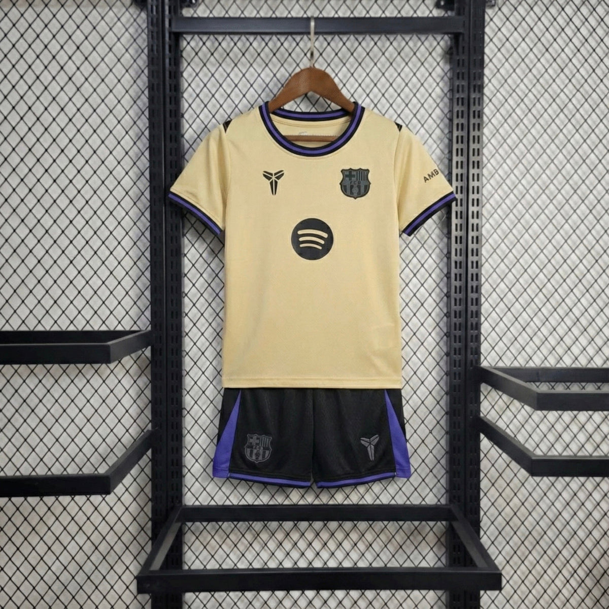 סט ילדים רשמי ברצלונה חוץ 25/26 - TheFutbolistaCloset
