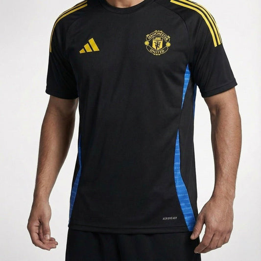 חולצת אימון מנצ׳סטר יונייטד 25/26 - TheFutbolistaCloset