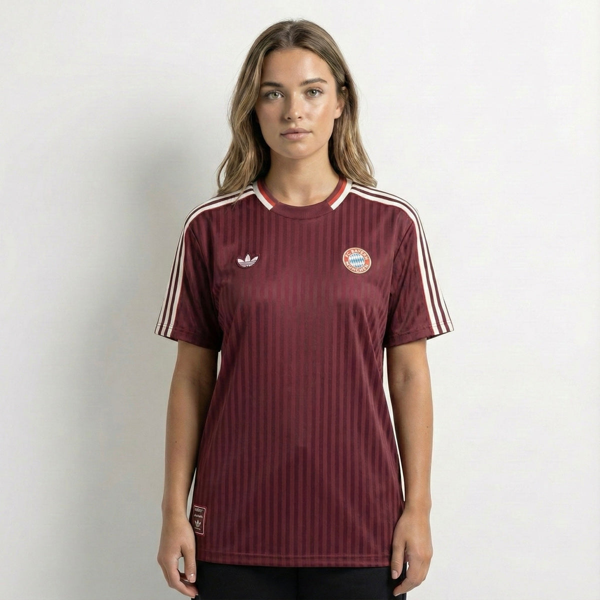 חולצת טי שרט באיירן מינכן | Originals Terrace - TheFutbolistaCloset