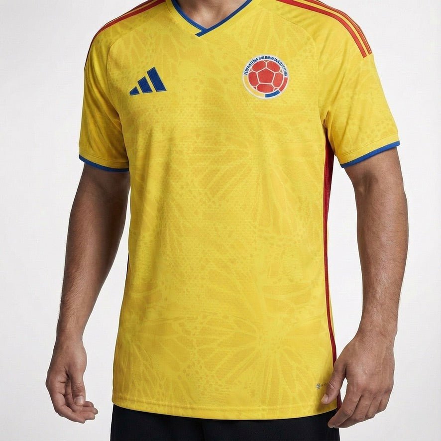 חולצת משחק רשמית בית נבחרת קולומביה מונדיאל 2026 - TheFutbolistaCloset