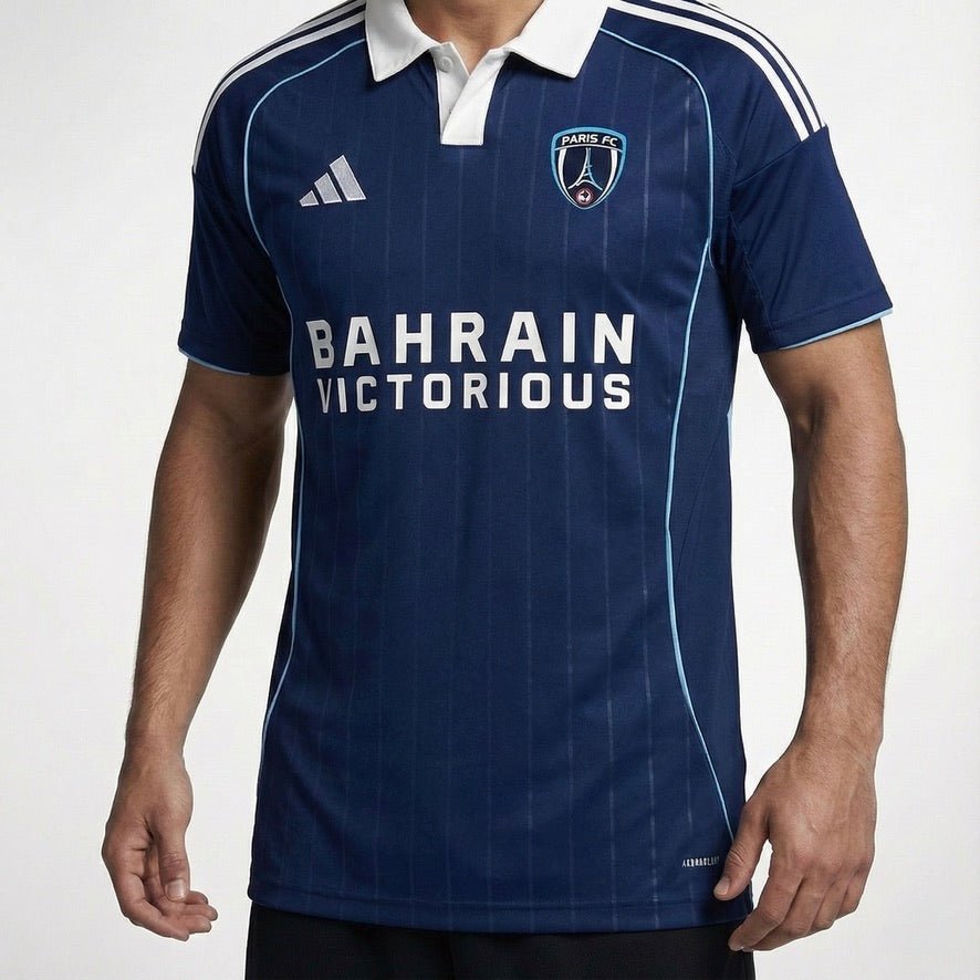 חולצת משחק פריז בית 25/26 - TheFutbolistaCloset
