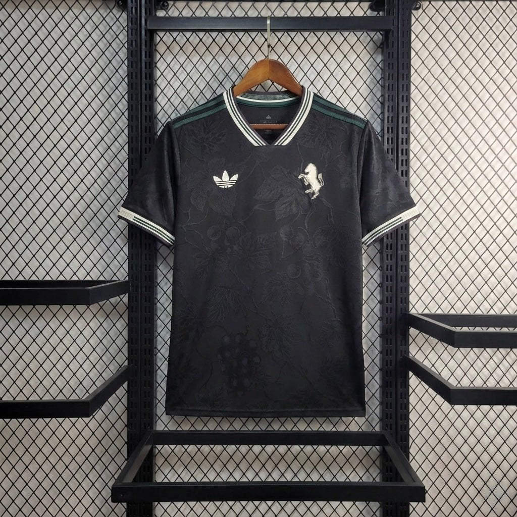 חולצת משחק רשמית יובנטוס שלישית 25/26 - TheFutbolistaCloset