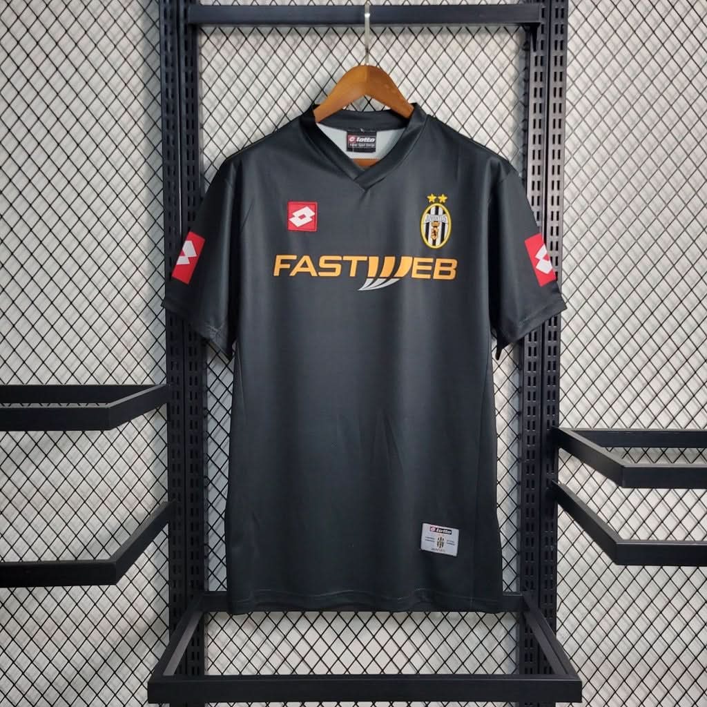 חולצת משחק יובנטוס חוץ 01/02 - TheFutbolistaCloset