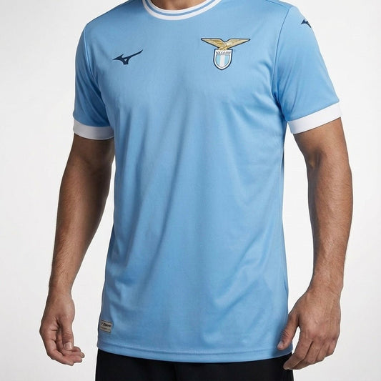 חולצת משחק רשמית לאציו בית 25/26 - TheFutbolistaCloset