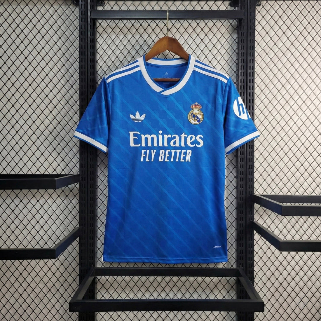 חולצת משחק ריאל מדריד שלישית 25/26 - TheFutbolistaCloset