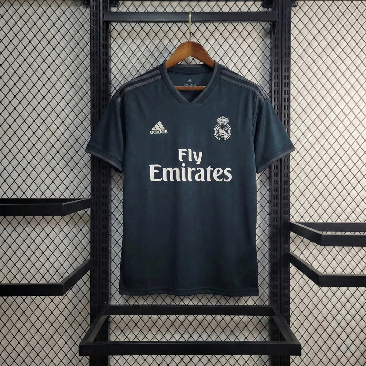 חולצת משחק רשמית ריאל מדריד חוץ 18/19 - TheFutbolistaCloset