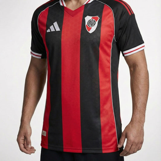 חולצת משחק רשמית ריבר פלייט חוץ 25/26 - TheFutbolistaCloset