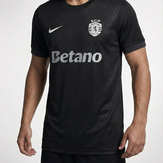 חולצת משחק רשמית ספורטינג ליסבון חוץ 25/26 - TheFutbolistaCloset
